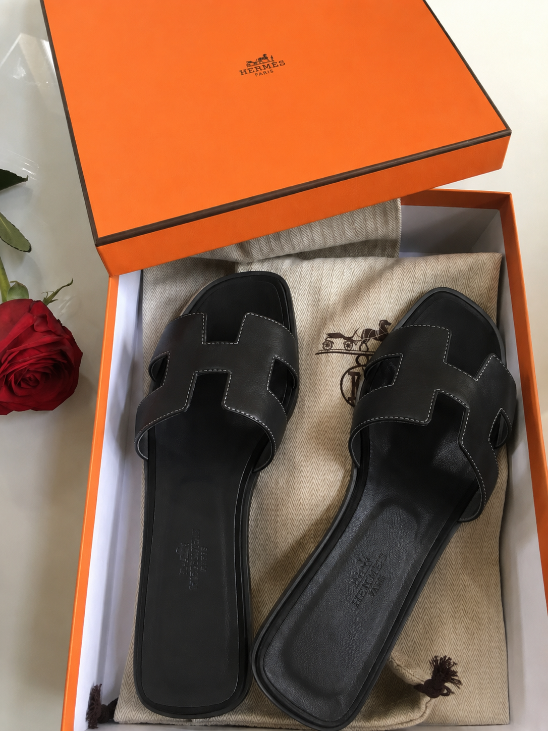 Claquettes Élégance Noire Premium✨