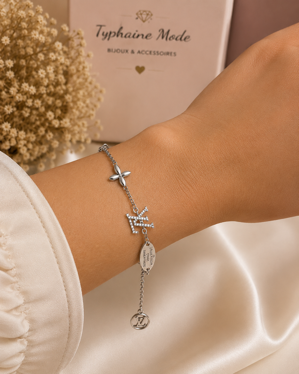 Bracelet argenté à breloques élégantes✨
